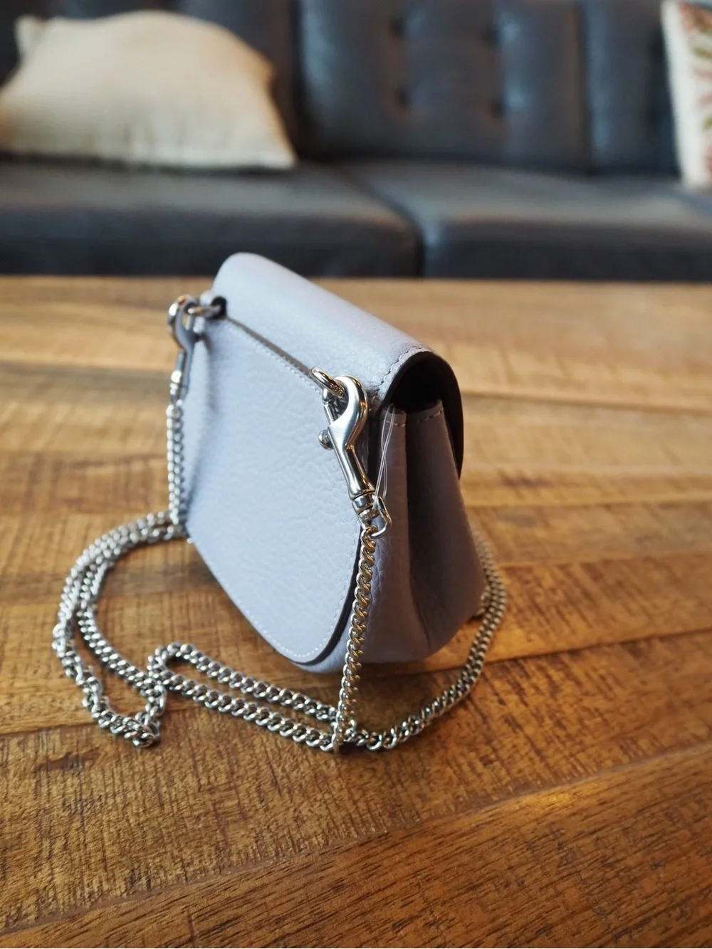 Coach compact pebble